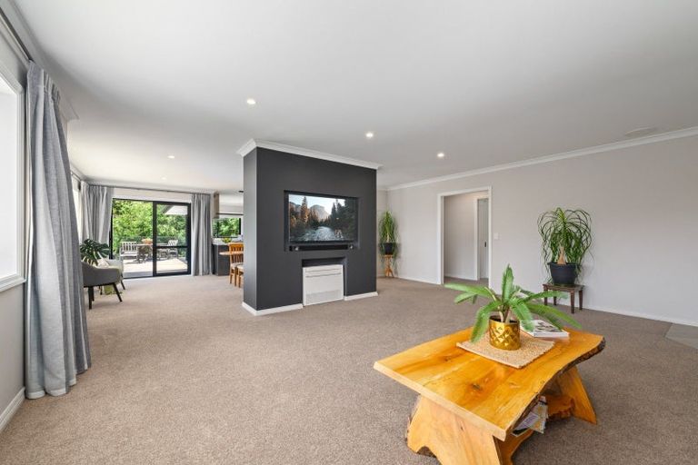 Photo of property in 6 West Terrace, Picton, 7220