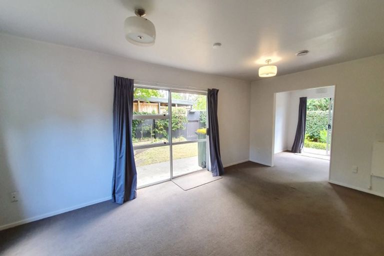 Photo of property in 2/43 Seabrook Avenue, New Lynn, Auckland, 0600