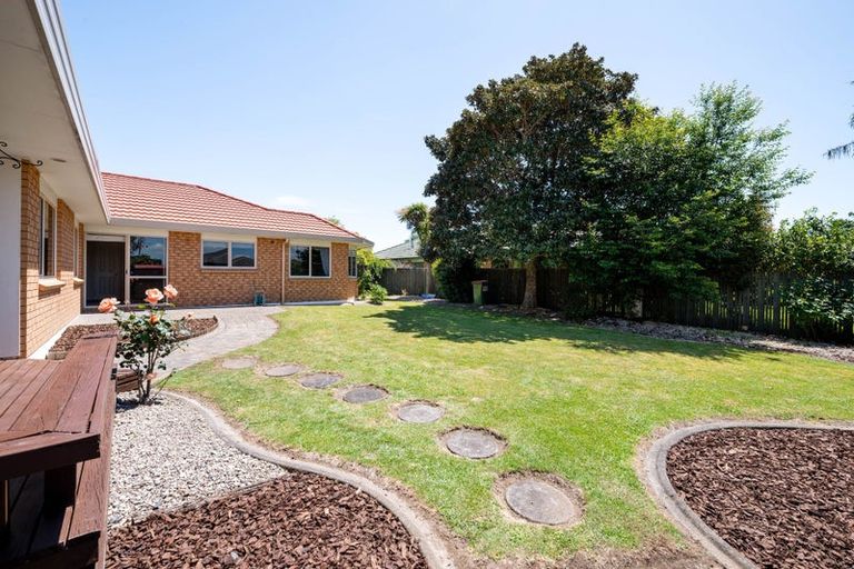 Photo of property in 22 Cairns Crescent, Rototuna, Hamilton, 3210