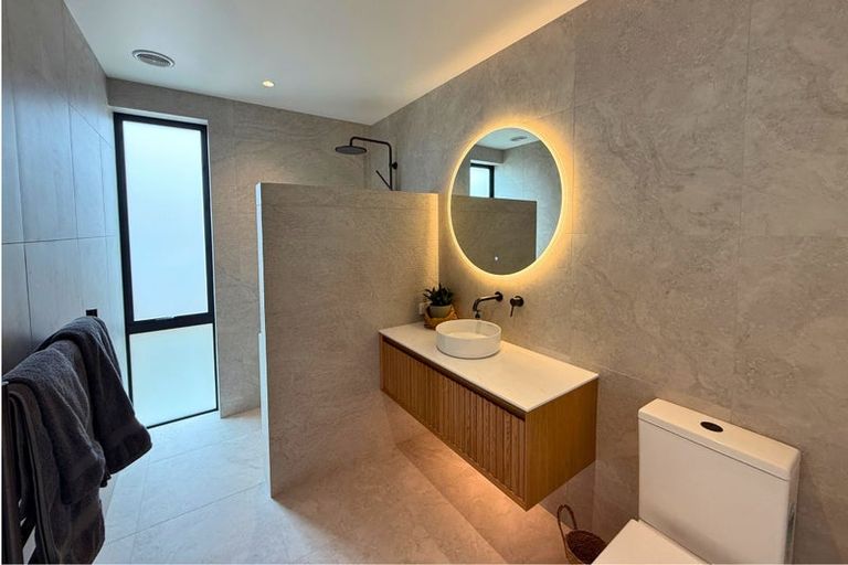 Photo of property in 2 Moonstone Street, Albert Town, Wanaka, 9305