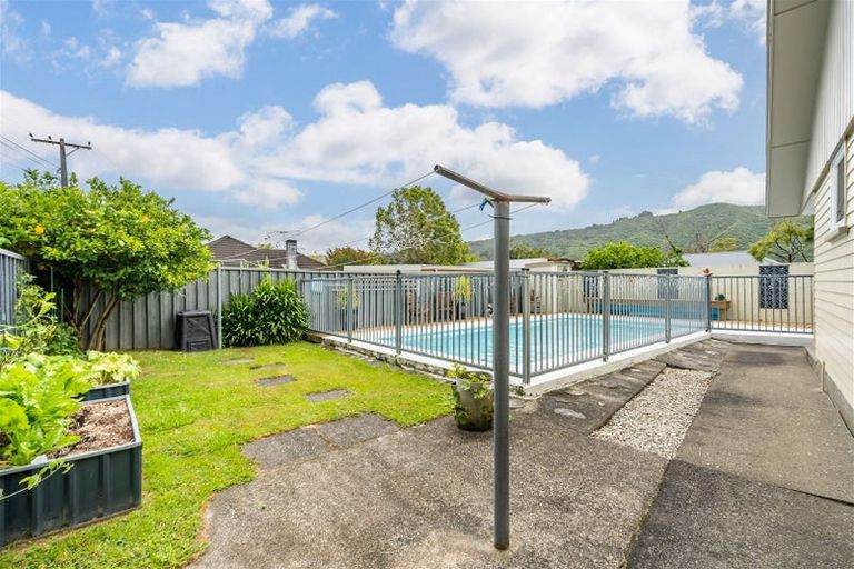 Photo of property in 53 Kashmir Avenue, Clouston Park, Upper Hutt, 5018