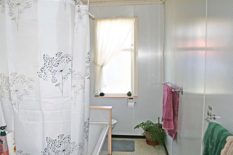 Photo of property in 24 Lynn Street, Oamaru North, Oamaru, 9400