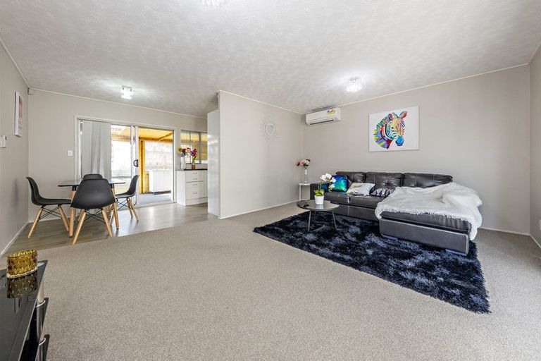 Photo of property in 3/63 Kenderdine Road, Papatoetoe, Auckland, 2025