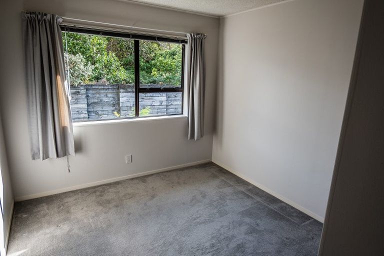 Photo of property in 3 Tawa Street, Tawa, Wellington, 5028