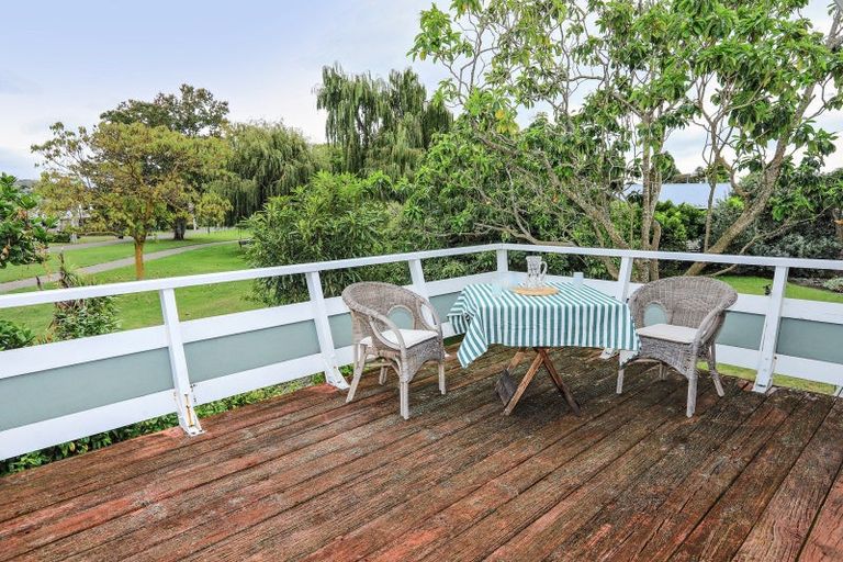 Photo of property in 17 Neeve Road, Taradale, Napier, 4112