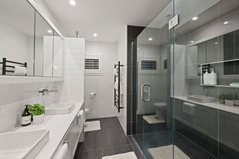 Photo of property in 24 Judkins Crescent, Cockle Bay, Auckland, 2014