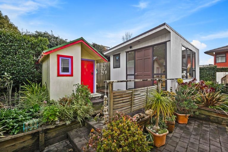 Photo of property in 27 Cherub Place, West Harbour, Auckland, 0618