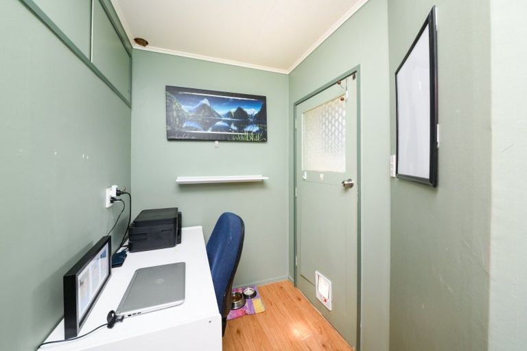 Photo of property in 74 Buick Crescent, Awapuni, Palmerston North, 4412