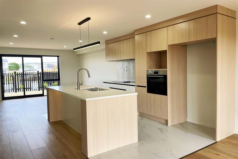 Photo of property in 6 Harikoa Way, Karaka, 2113