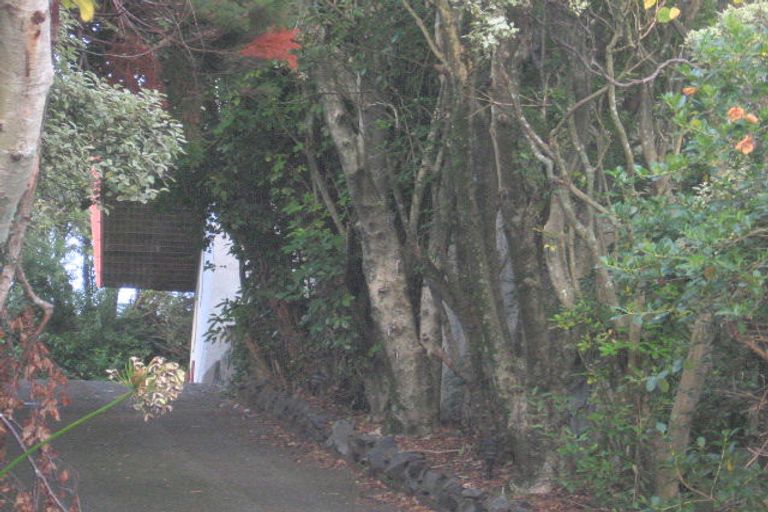 Photo of property in 1 Fyvie Avenue, Tawa, Wellington, 5028