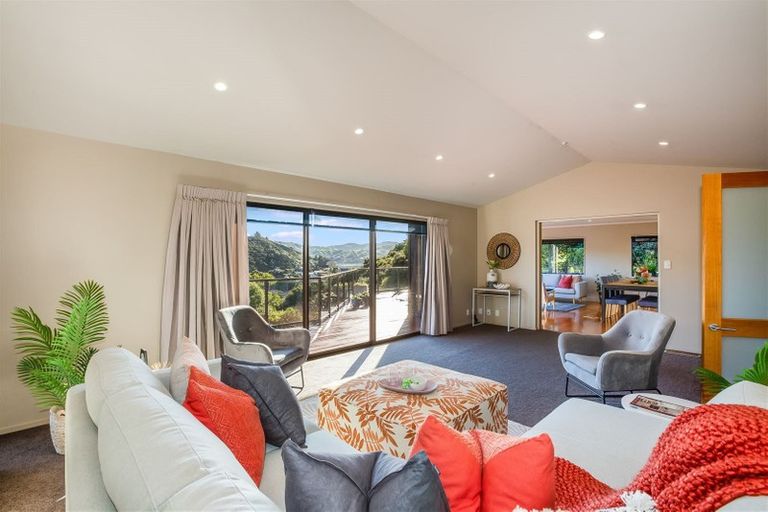 Photo of property in 22 Sailmaker Close, Whitby, Porirua, 5024