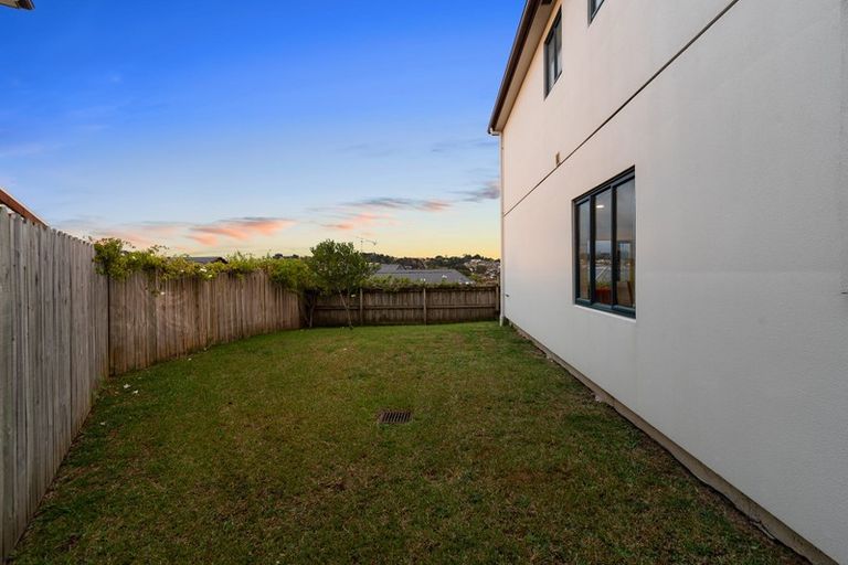 Photo of property in 41 Sonoma Crescent, Oteha, Auckland, 0632