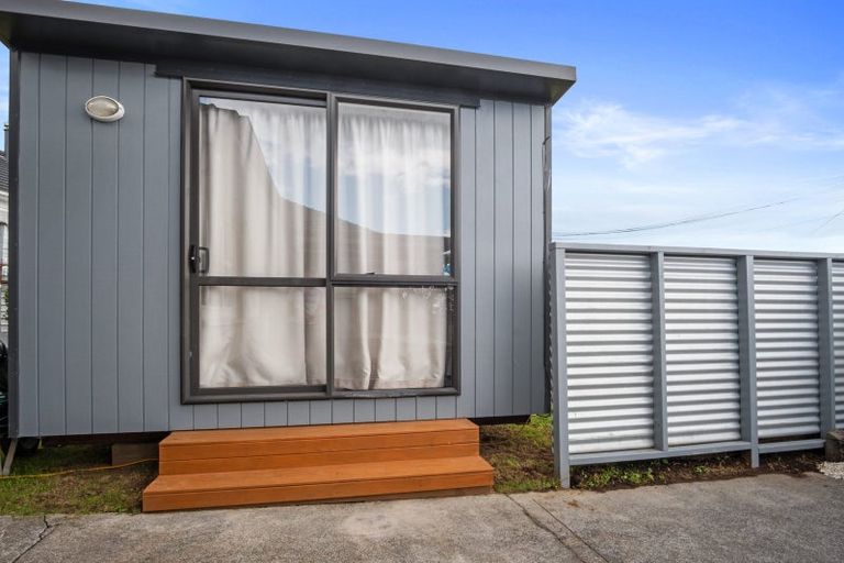 Photo of property in 18a Tiroroa Avenue, Te Atatu South, Auckland, 0610
