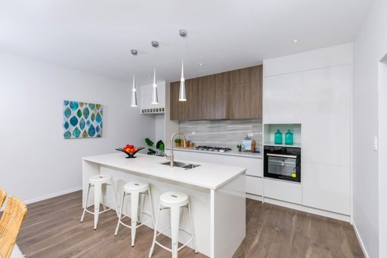 Photo of property in 42 Schoolside Road, Kumeu, 0810