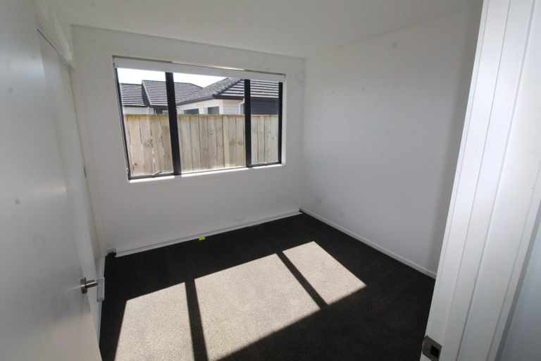 Photo of property in 23 Raymond Grace Avenue, Huapai, Kumeu, 0810