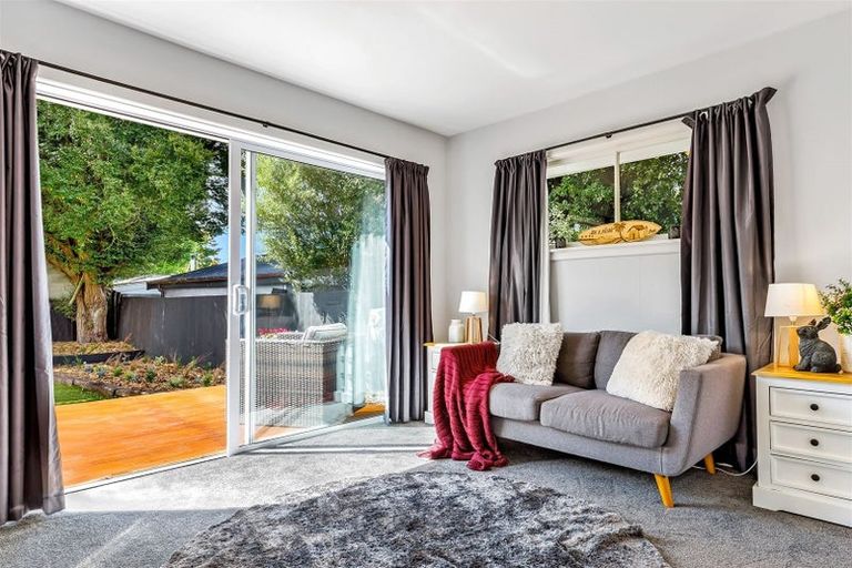 Photo of property in 70 Woodbury Street, Russley, Christchurch, 8042