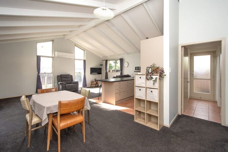 Photo of property in 17 Chadlington Street, Parklands, Christchurch, 8083