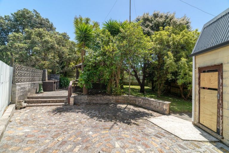 Photo of property in 11 Karioi Crescent, Raglan, 3225