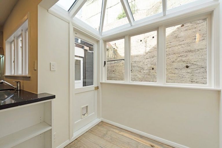 Photo of property in 249 Tinakori Road, Thorndon, Wellington, 6011