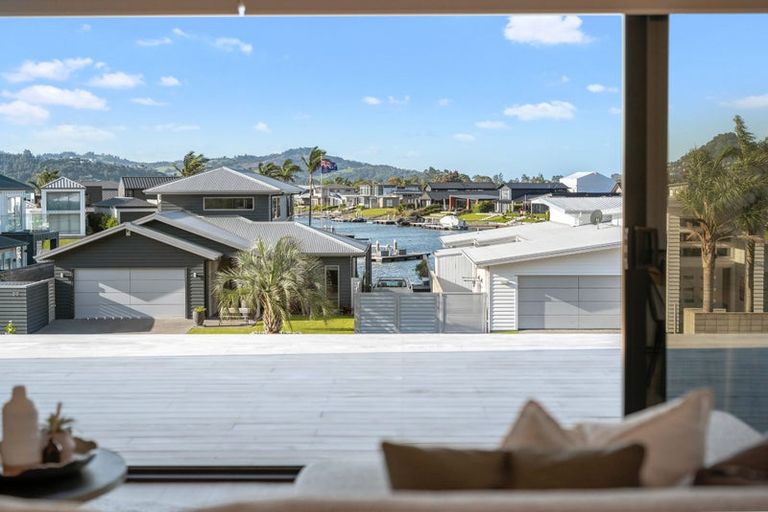 Photo of property in 6 Ian Hopper Way, Pauanui, 3579