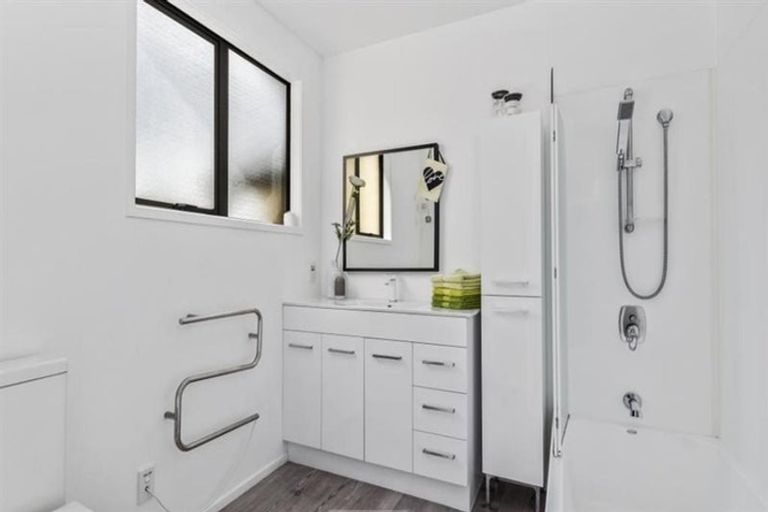 Photo of property in 37/11 The Avenue, Albany, Auckland, 0632