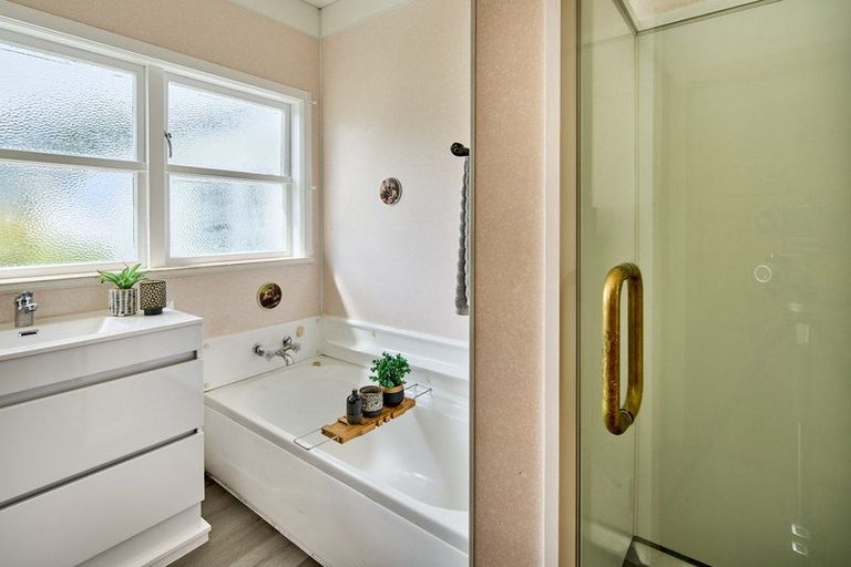 Photo of property in 35 Allen Terrace, Tawa, Wellington, 5028