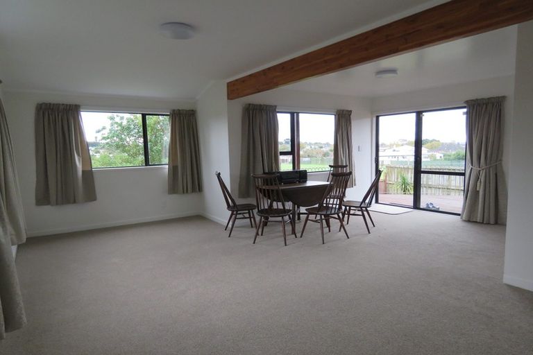 Photo of property in 2/115 Titirangi Road, New Lynn, Auckland, 0600