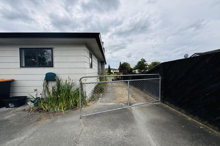 Photo of property in 50 Hillcrest Drive, Kelvin Grove, Palmerston North, 4414