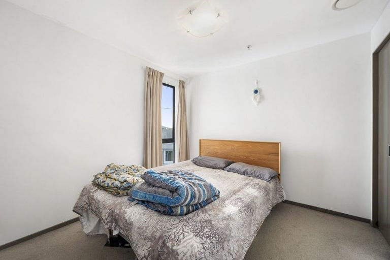 Photo of property in Dual Apartments, 201/142 Vivian Street, Te Aro, Wellington, 6011