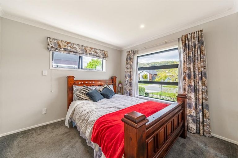 Photo of property in 36 Te Kaeaea Crescent, Wallaceville, Upper Hutt, 5018
