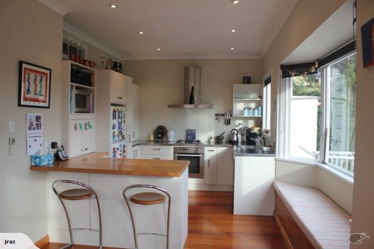 Photo of property in 9 Woburn Road, Northland, Wellington, 6012