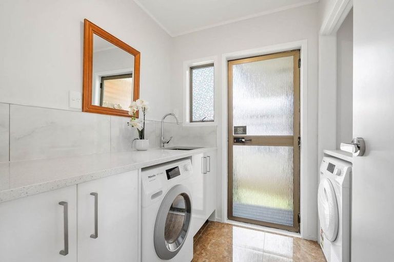 Photo of property in 59 Kennedy Avenue, Forrest Hill, Auckland, 0620