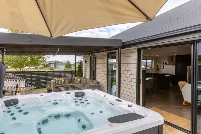 Photo of property in 17 Aroha Street, Pegasus, 7612