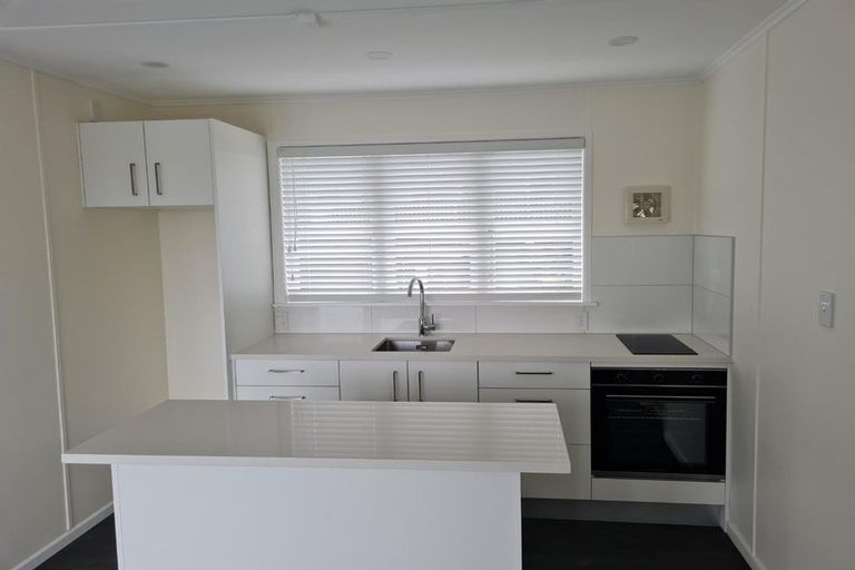 Photo of property in 2/1341 Whangaparaoa Road, Army Bay, Whangaparaoa, 0930