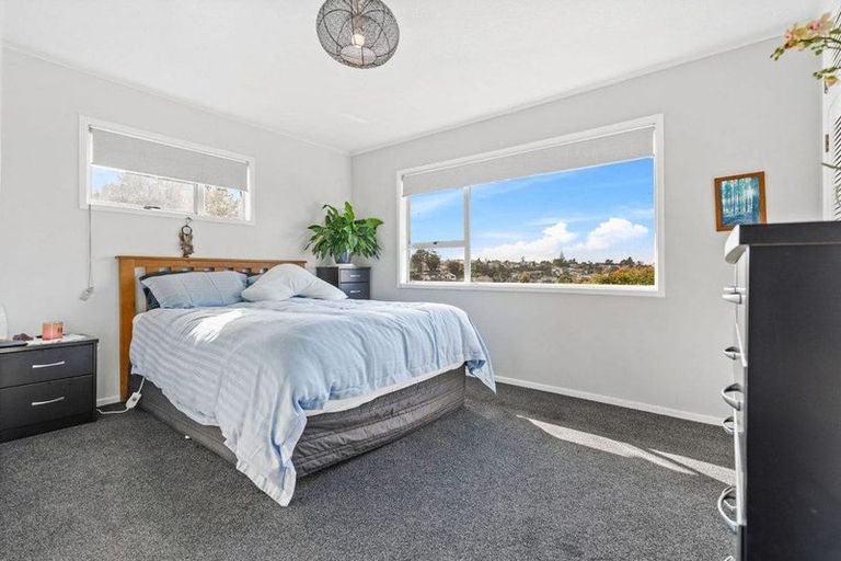Photo of property in 13 Mcclintock Road, Massey, Auckland, 0614