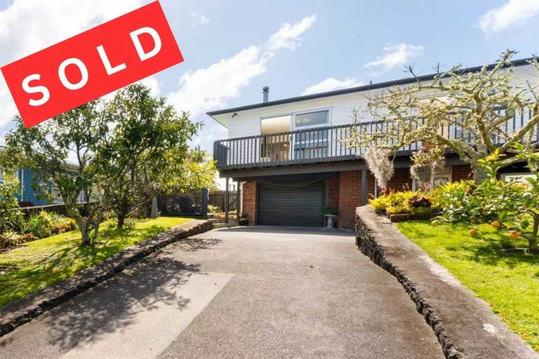 Photo of property in 19 Trinidad Road, Sunnynook, Auckland, 0620