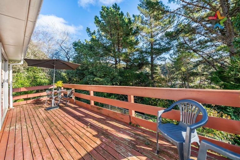 Photo of property in 11 Amundsen Grove, Stokes Valley, Lower Hutt, 5019