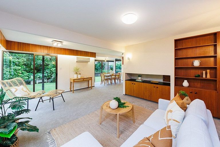 Photo of property in 25 Heathcote Place, Fitzherbert, Palmerston North, 4410