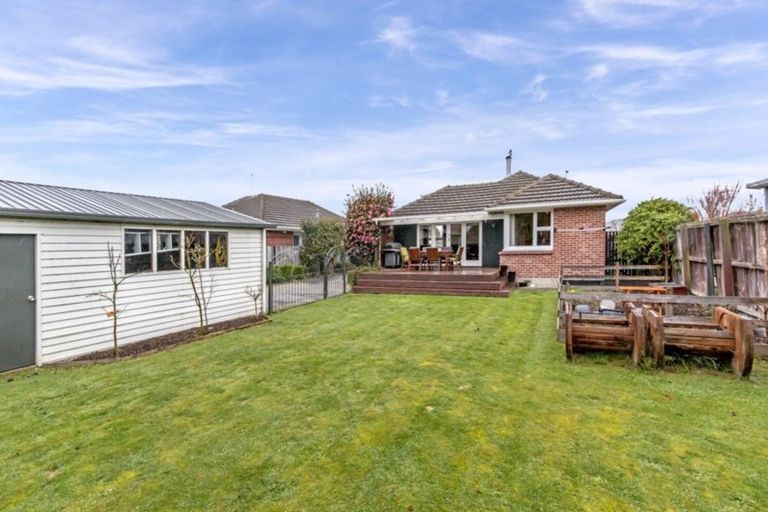 Photo of property in 90 Kendal Avenue, Burnside, Christchurch, 8053