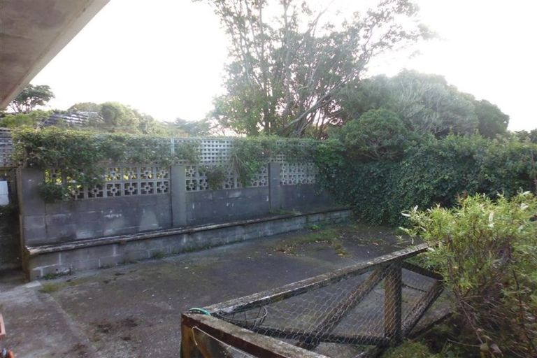 Photo of property in 6 Banksia Grove, Maungaraki, Lower Hutt, 5010