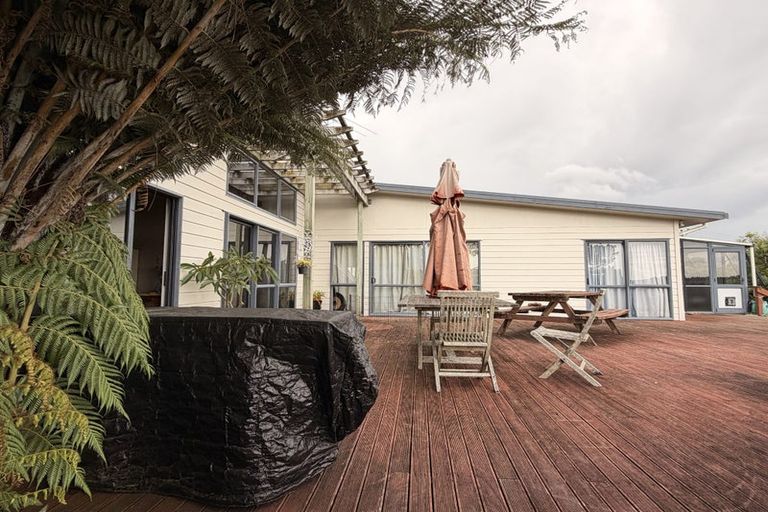 Photo of property in 18 Top Road, Dairy Flat, Albany, 0792