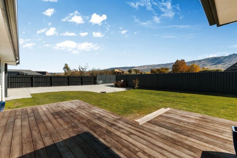 Photo of property in 30 Ethereal Crescent, Mount Pisa, Cromwell, 9383