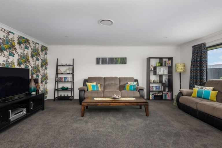 Photo of property in 38 Bradbury Avenue, Rolleston, 7614