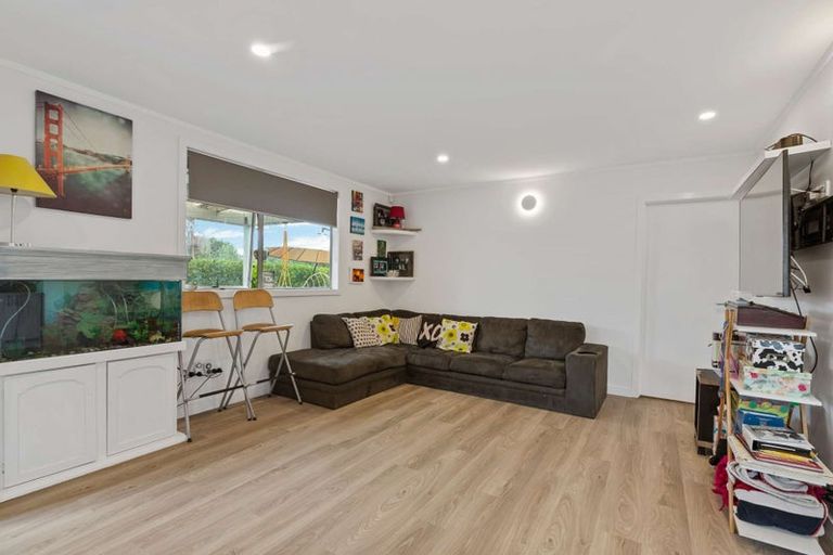 Photo of property in 26 Parakai Avenue, Parakai, 0830