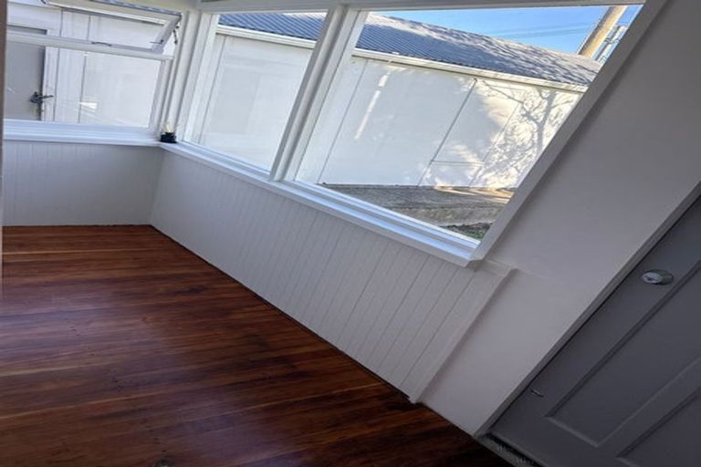 Photo of property in 34 Tawa Terrace, Tawa, Wellington, 5028