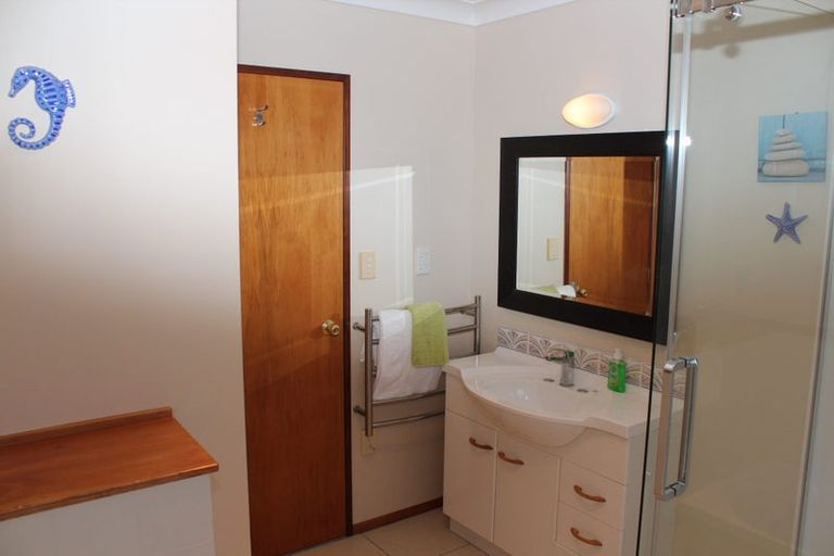 Photo of property in 38 Henson Road, Whitford, Howick, 2571