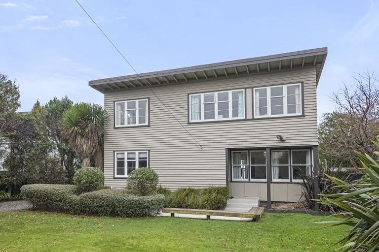 Photo of property in 9 Dickson Crescent, Hornby, Christchurch, 8042