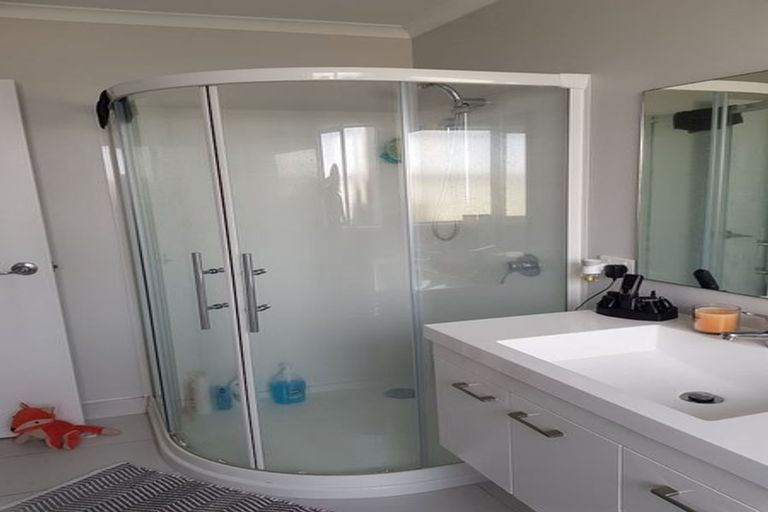 Photo of property in 10 Tokerau Crescent, Pukekohe, 2120