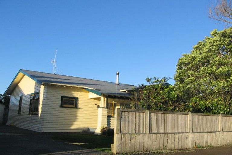 Photo of property in 12 Karamu Avenue, Takaro, Palmerston North, 4410