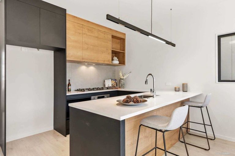 Photo of property in 81b Hattaway Avenue, Bucklands Beach, Auckland, 2012